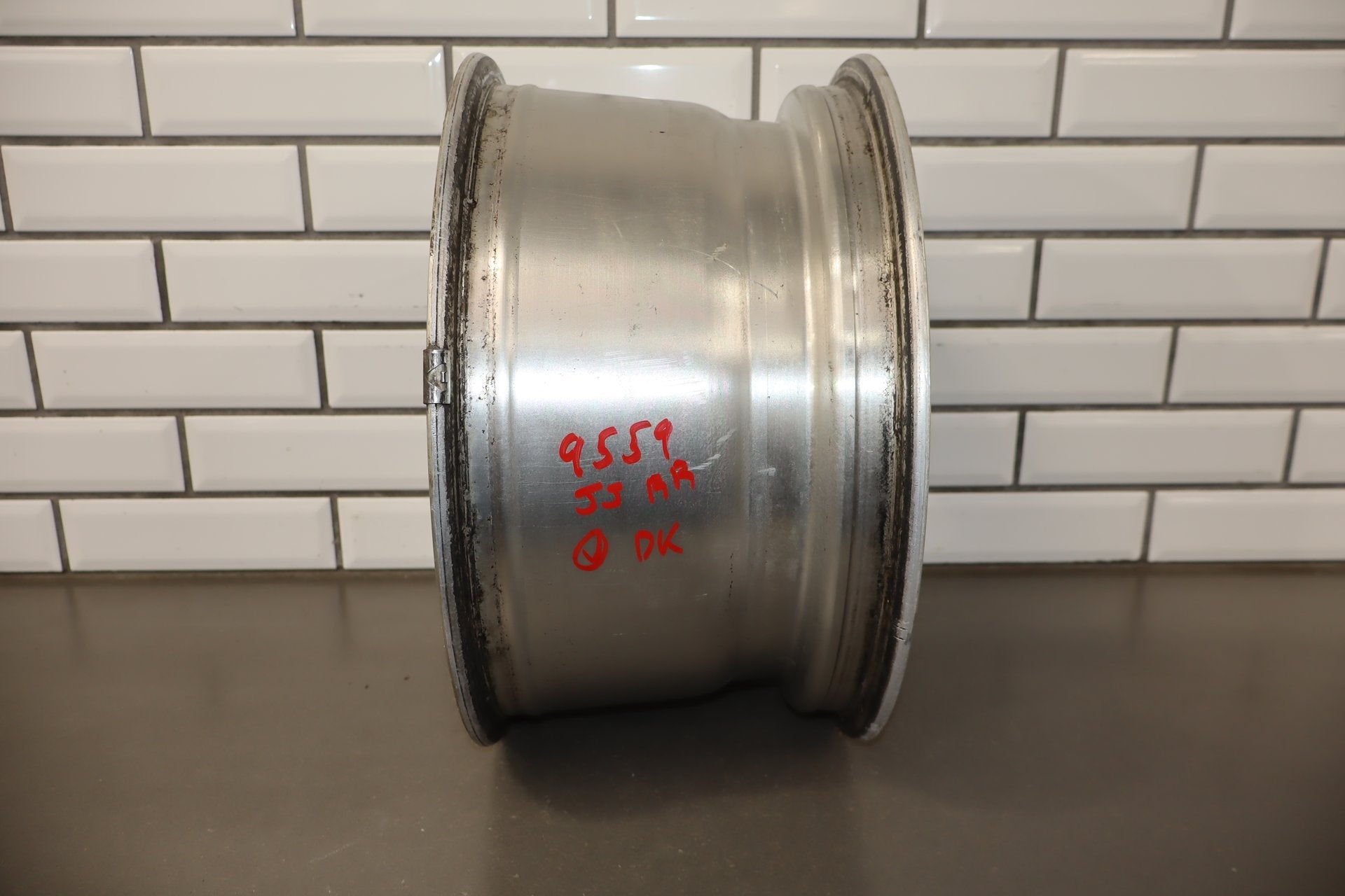 1987 Chevrolet Corvette Alloy Wheel Right 16x8.5