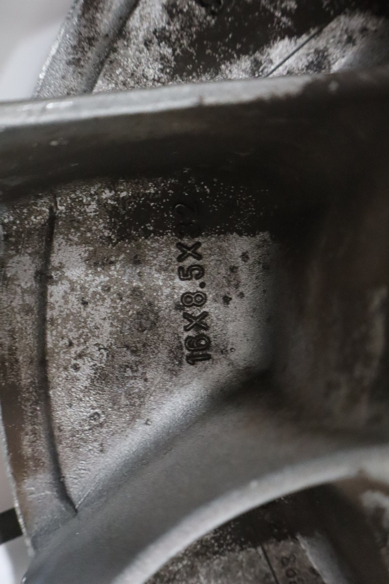 1987 Chevrolet Corvette Alloy Wheel Right 16x8.5