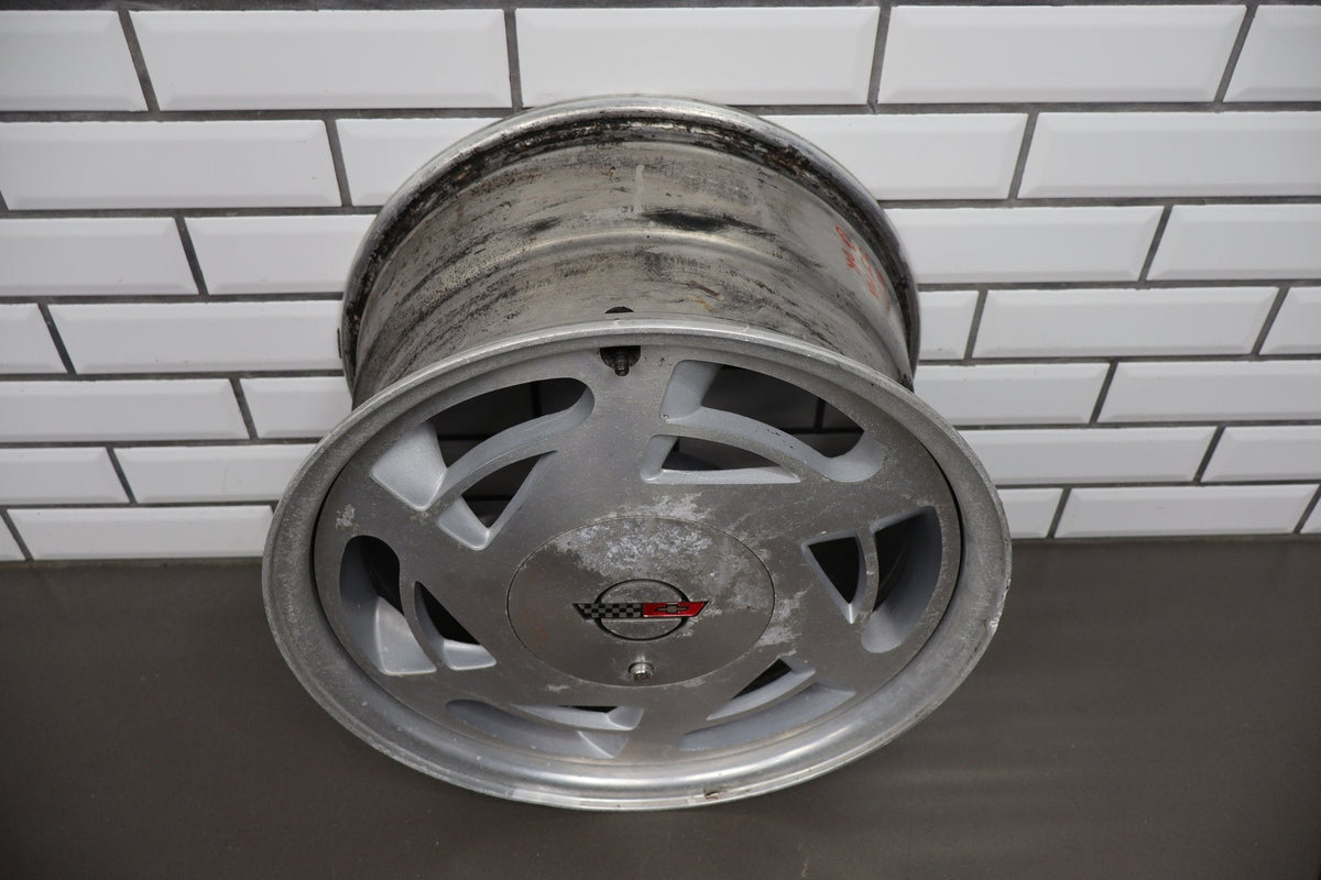 1988-1989 Chevrolet Corvette C4 Right 17x9.5 OEM Wheel