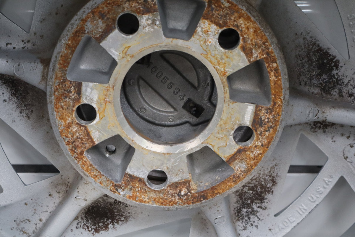 1988-1989 Chevrolet Corvette C4 Right 17x9.5 OEM Wheel