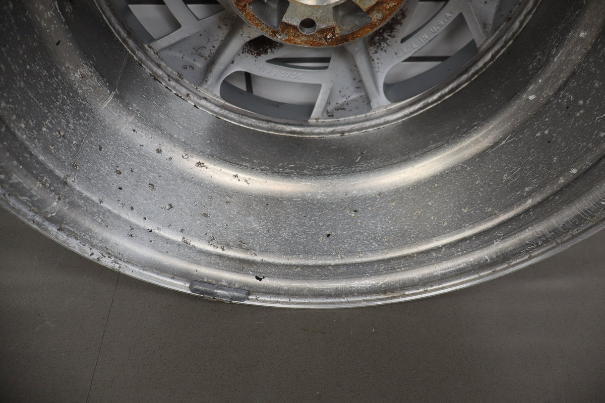 1988-1989 Chevrolet Corvette C4 Right 17x9.5 OEM Wheel