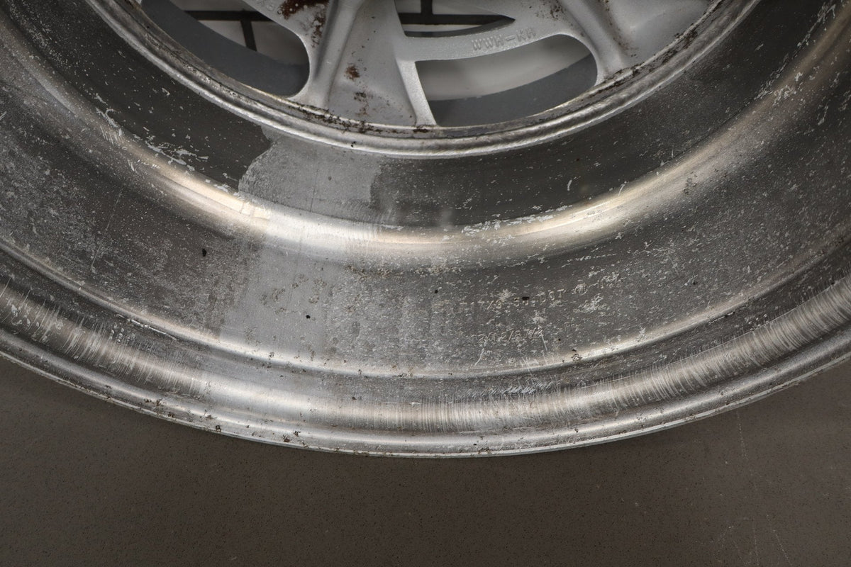 1988-1989 Chevrolet Corvette C4 Right 17x9.5 OEM Wheel