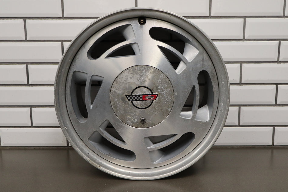 1988-1989 Chevrolet Corvette C4 Right 17x9.5 OEM Wheel