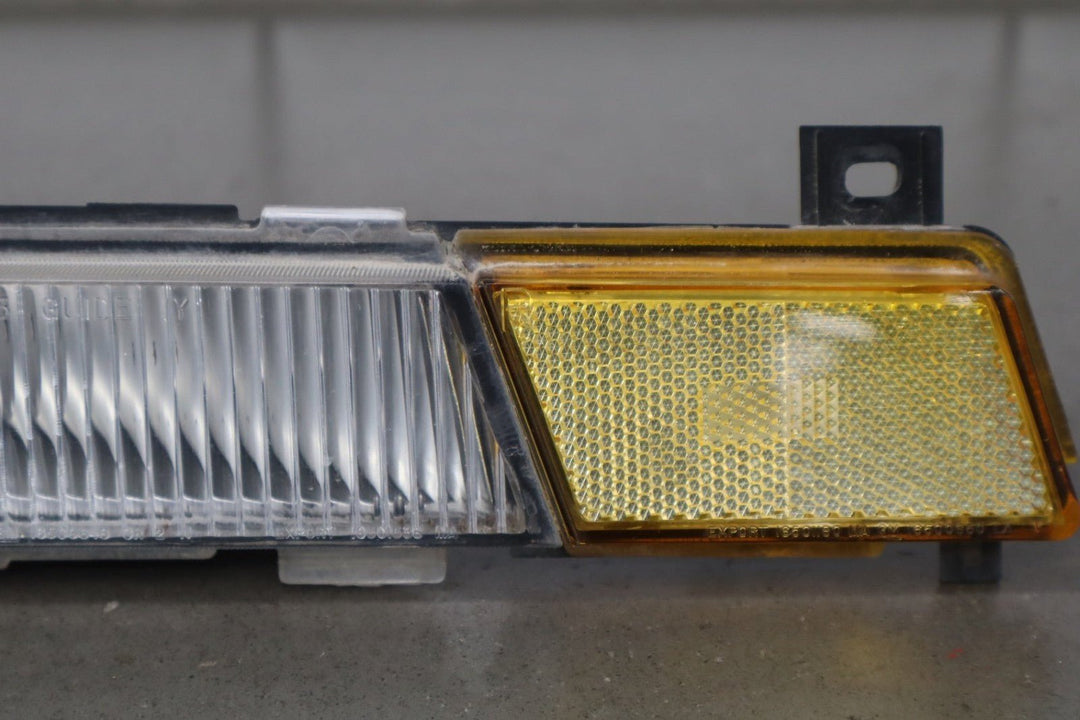 1988 - 1990 Chevrolet Corvette Right Front Bumper Cornering Lamp 16508514 OEM