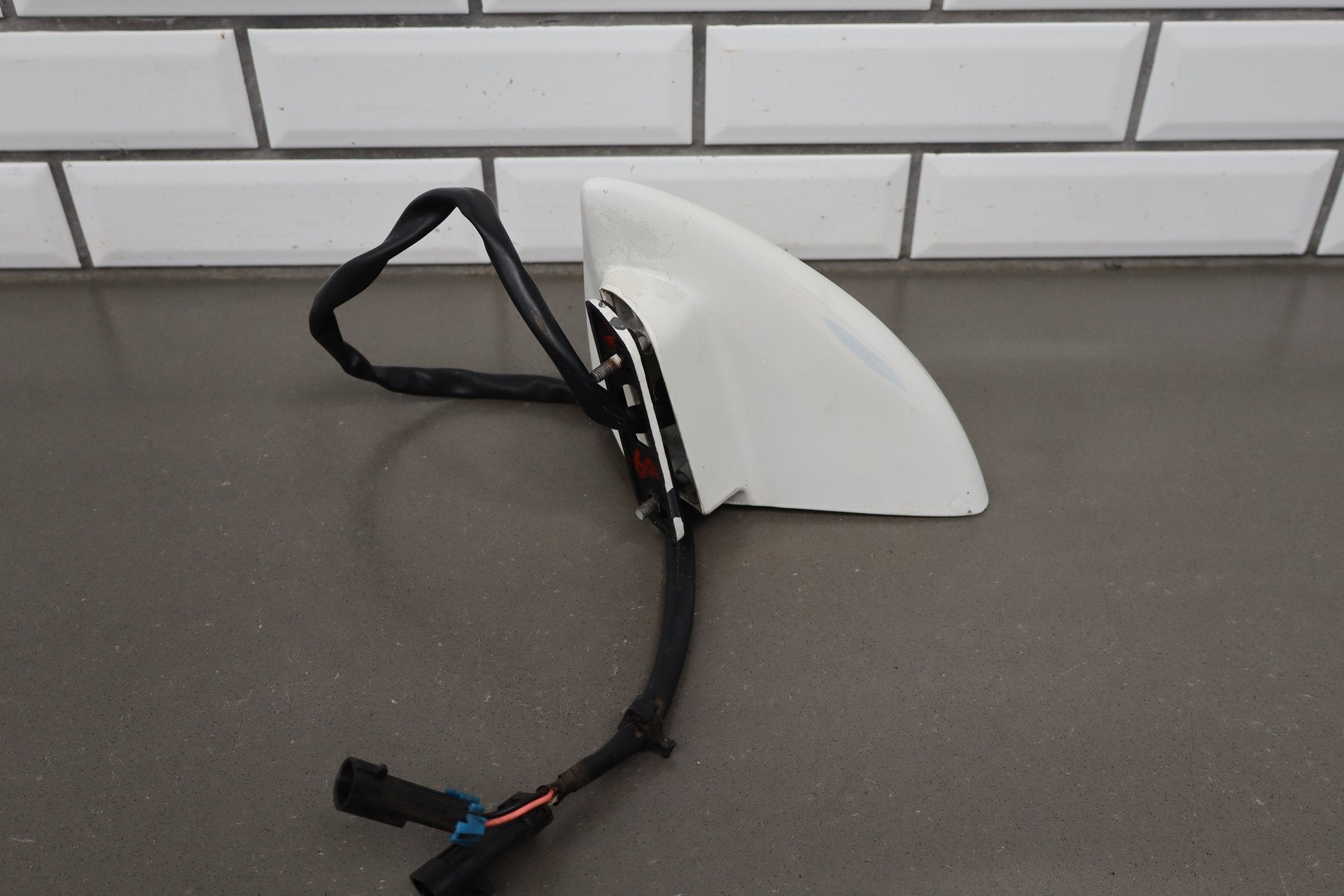 1988-1996 Chevrolet Corvette Left Door Mirror Artic White 10273679