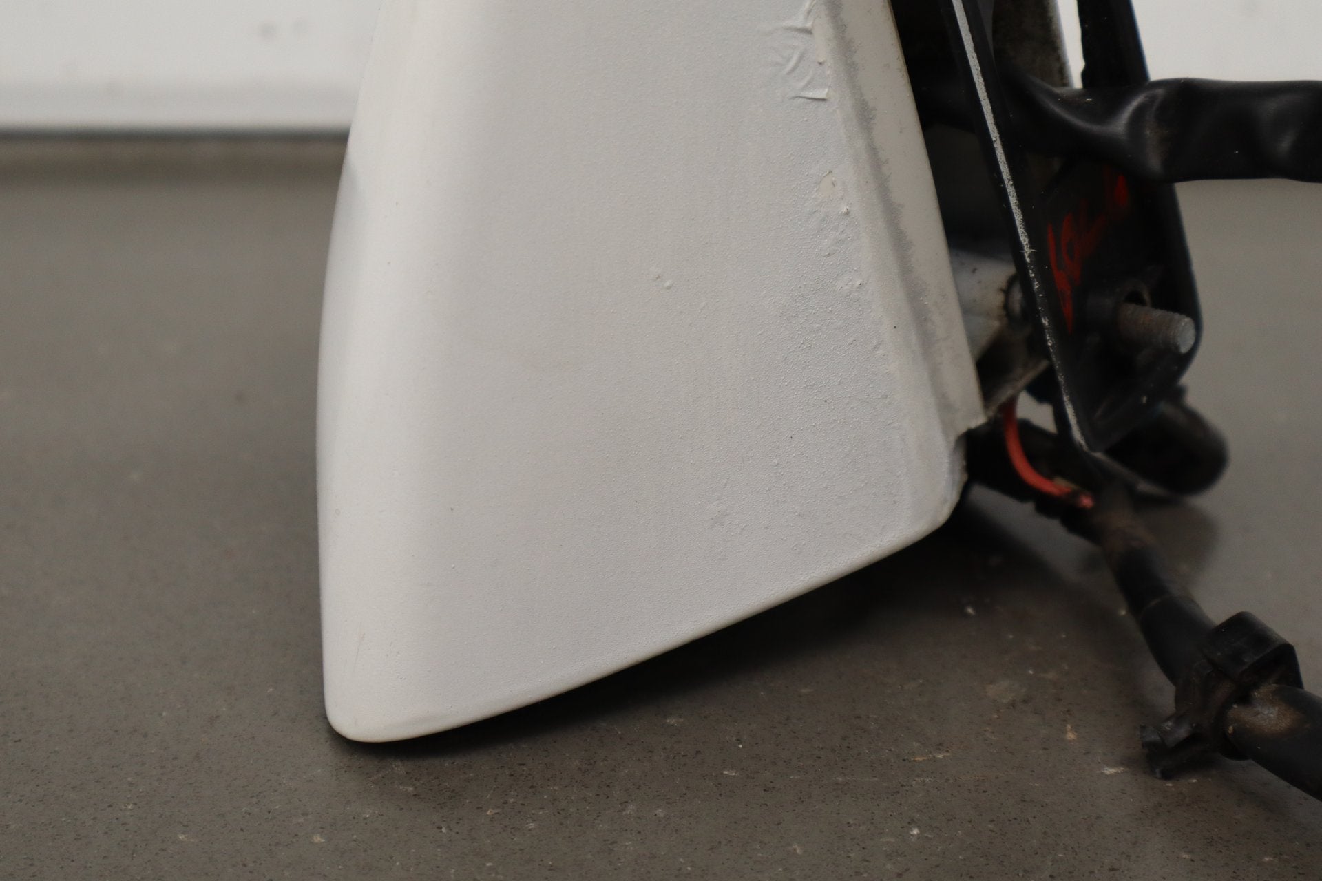 1988-1996 Chevrolet Corvette Left Door Mirror Artic White 10273679