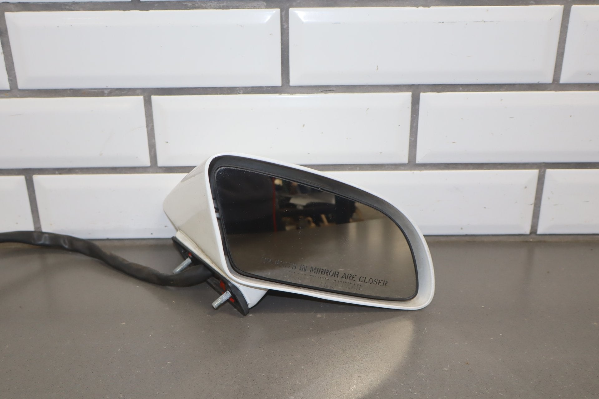 1988-1996 Chevrolet Corvette Right Door Mirror Artic White 10 10273680