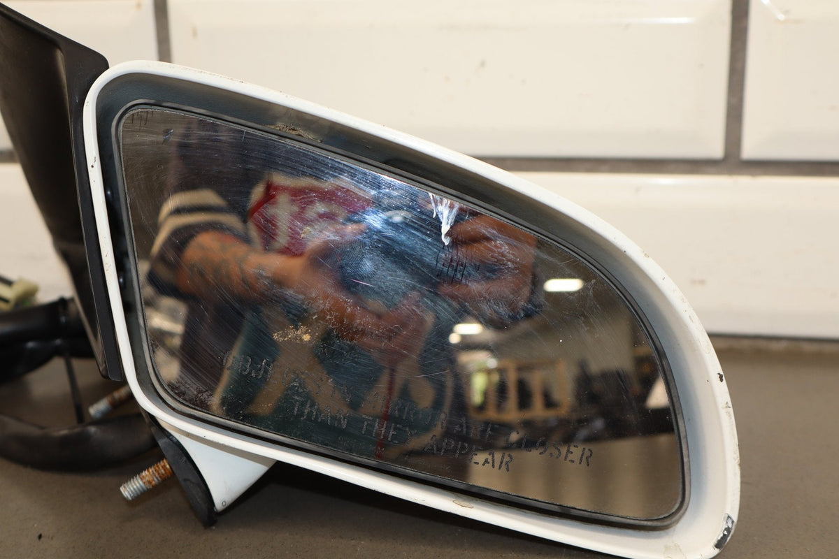 1988-1996 Chevrolet Corvette Right Door Mirror Artic White 10 10273680