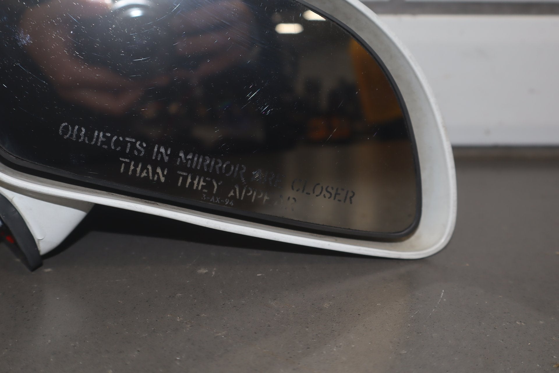 1988-1996 Chevrolet Corvette Right Door Mirror Artic White 10 10273680