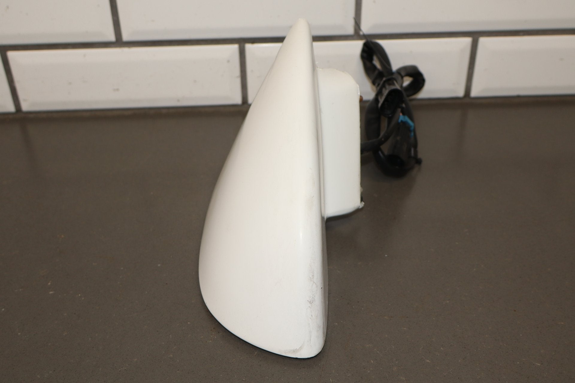 1988-1996 Chevrolet Corvette Right Door Mirror Artic White 10273680