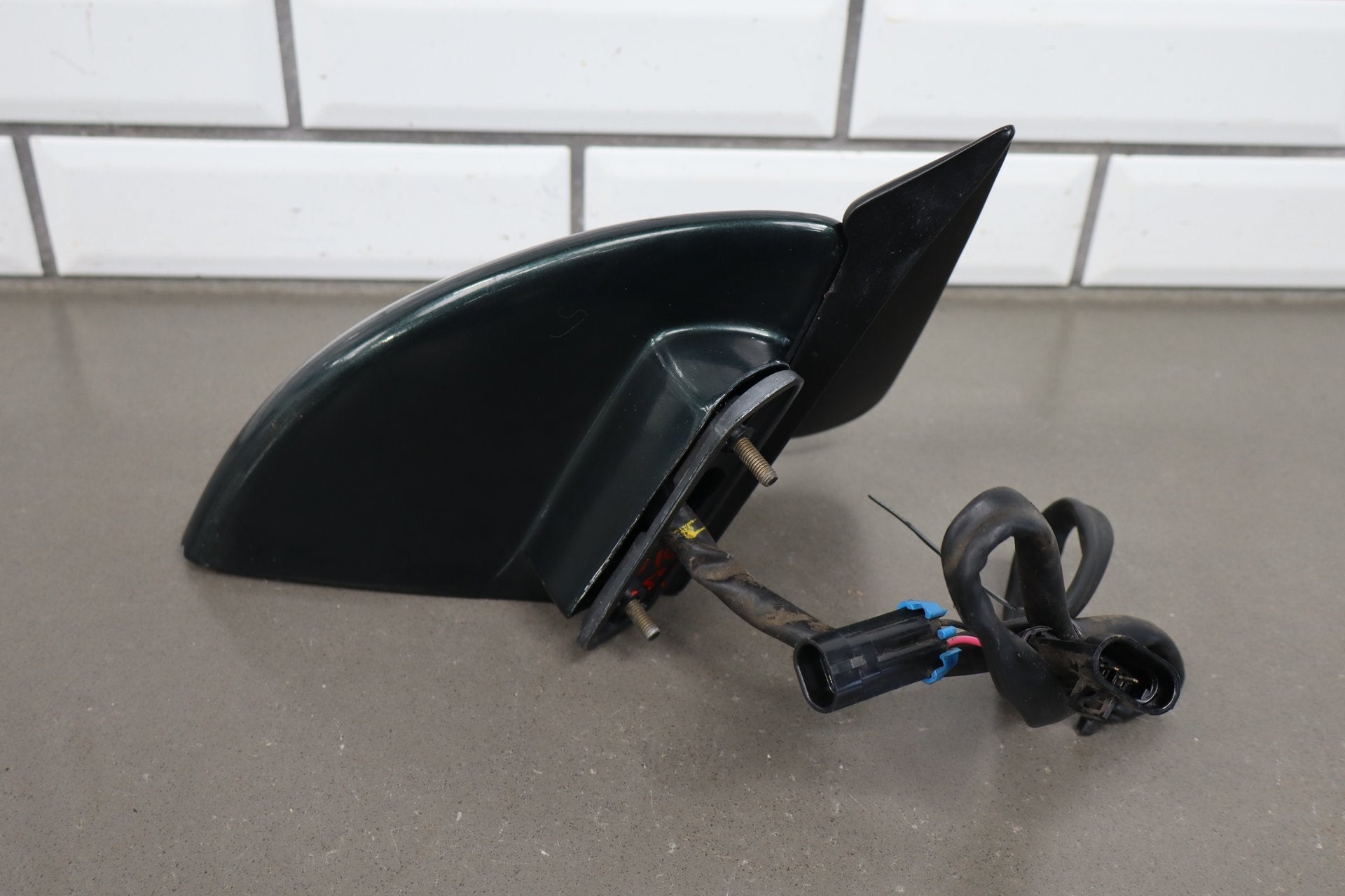 1988-1996 Chevrolet Corvette Right Door Mirror Polo Green 91 10273680
