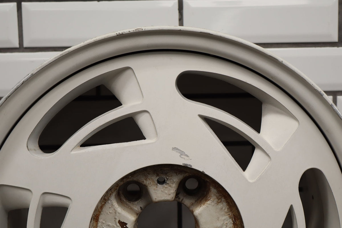 1988 Chevrolet Corvette C4 35th Anniversary Left 17x9.5 OEM Wheel -No Center Cap
