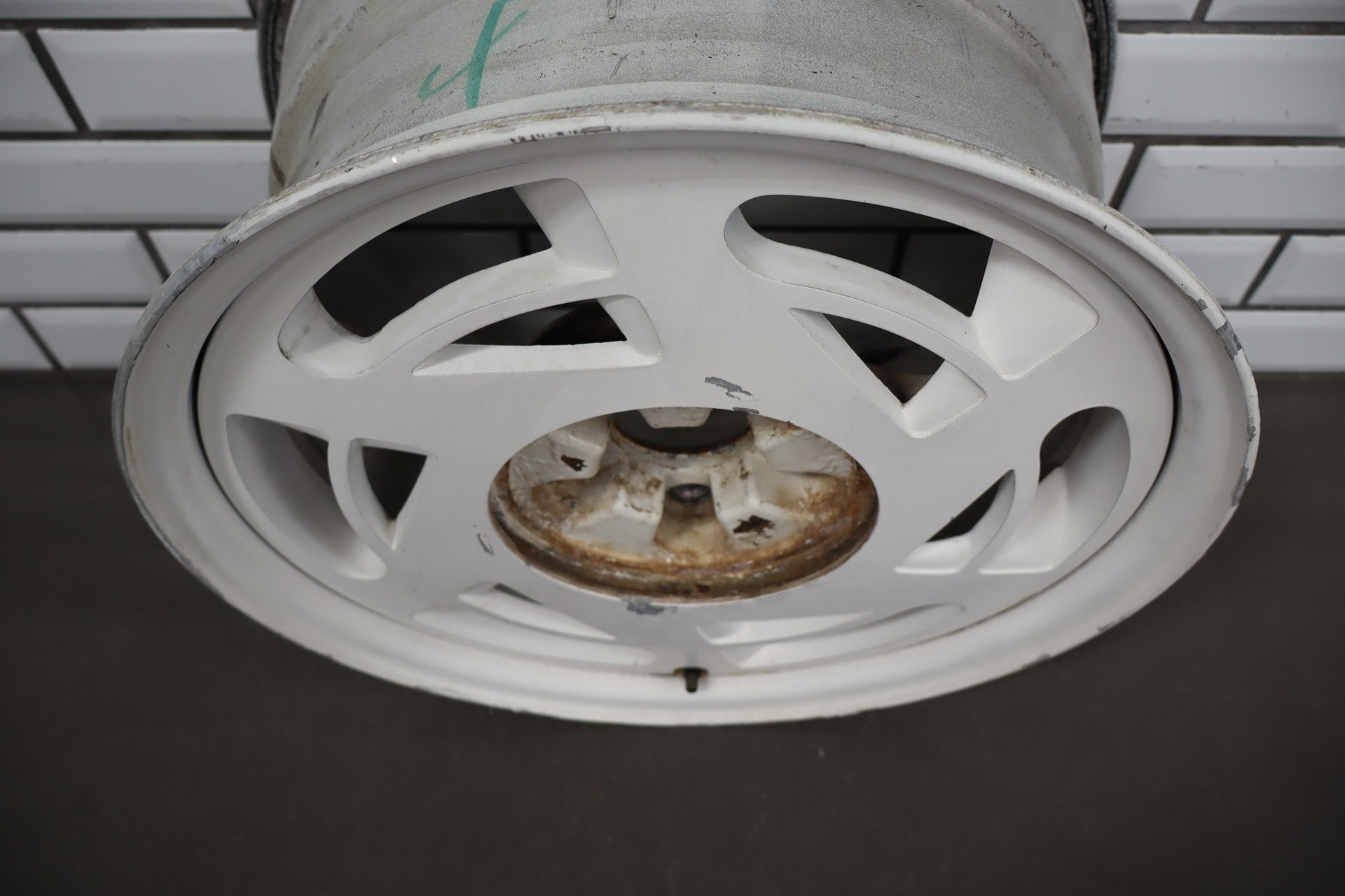 1988 Chevrolet Corvette C4 35th Anniversary Left 17x9.5 OEM Wheel -No Center Cap