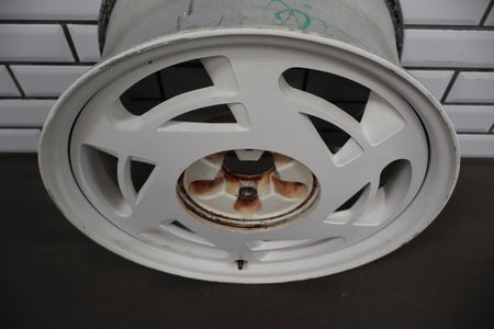 1988 Chevrolet Corvette C4 35th Anniversary White Left Rear 17x9.5 OEM Wheel