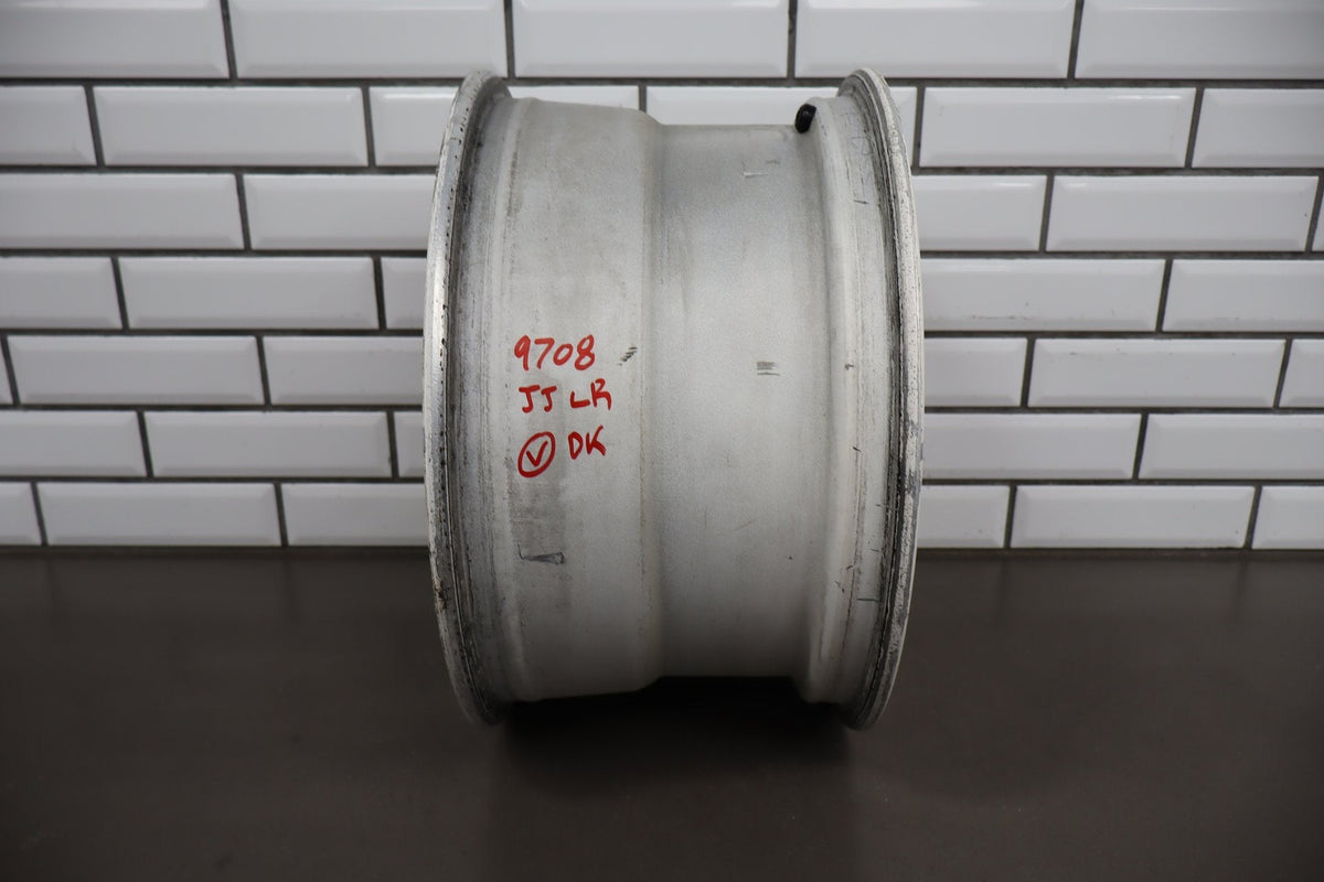1988 Chevrolet Corvette C4 35th Anniversary White Left Rear 17x9.5 OEM Wheel