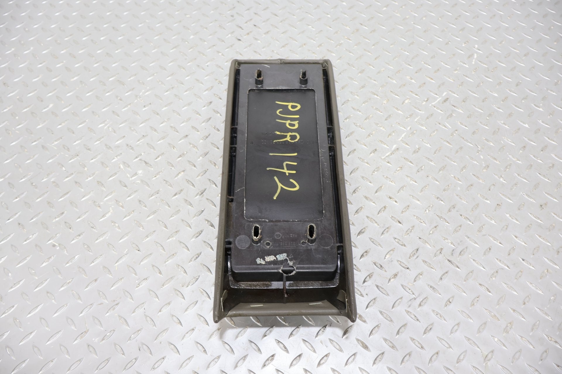 1988 Porsche 928- Front Console