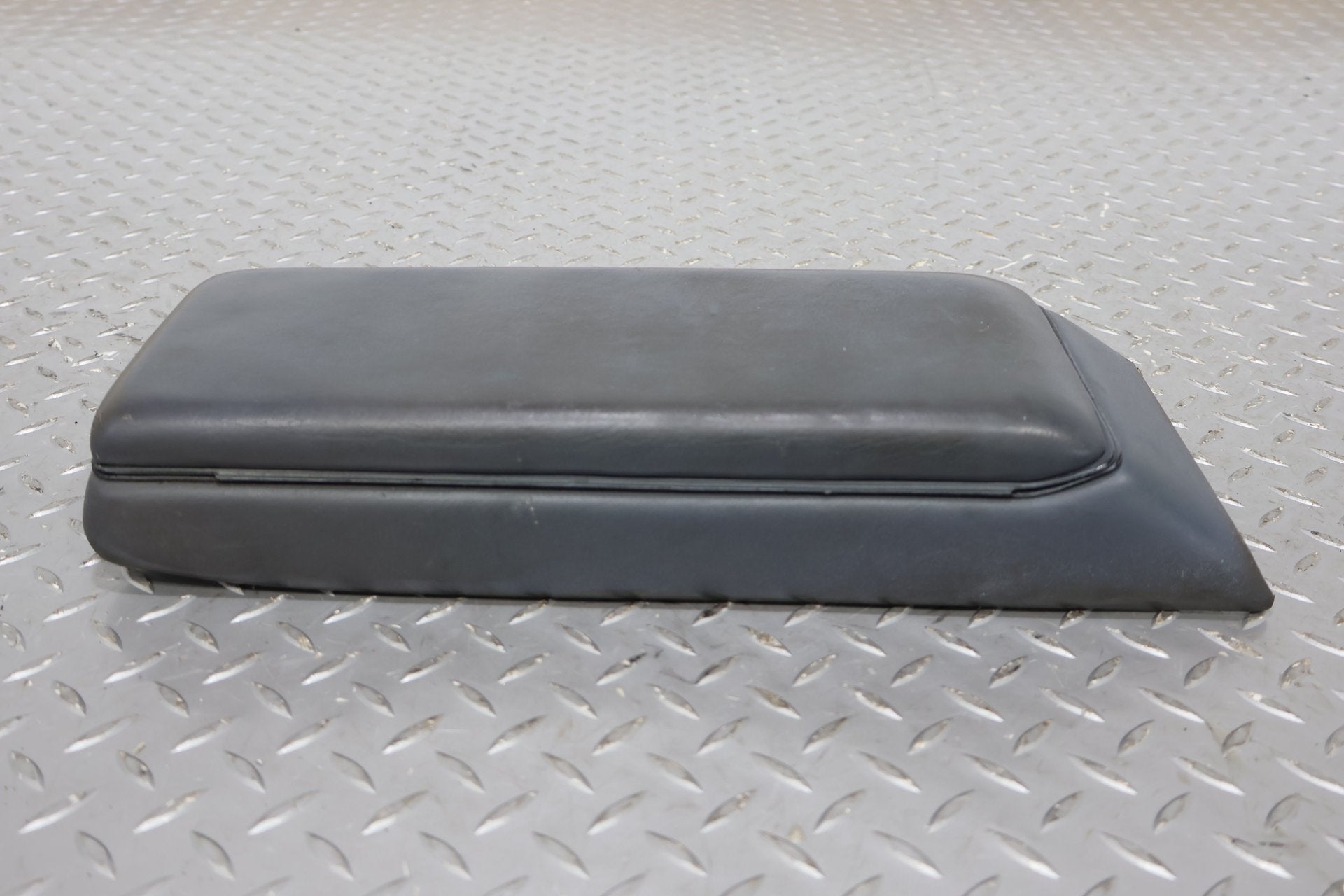 1988 Porsche 928- Front Console