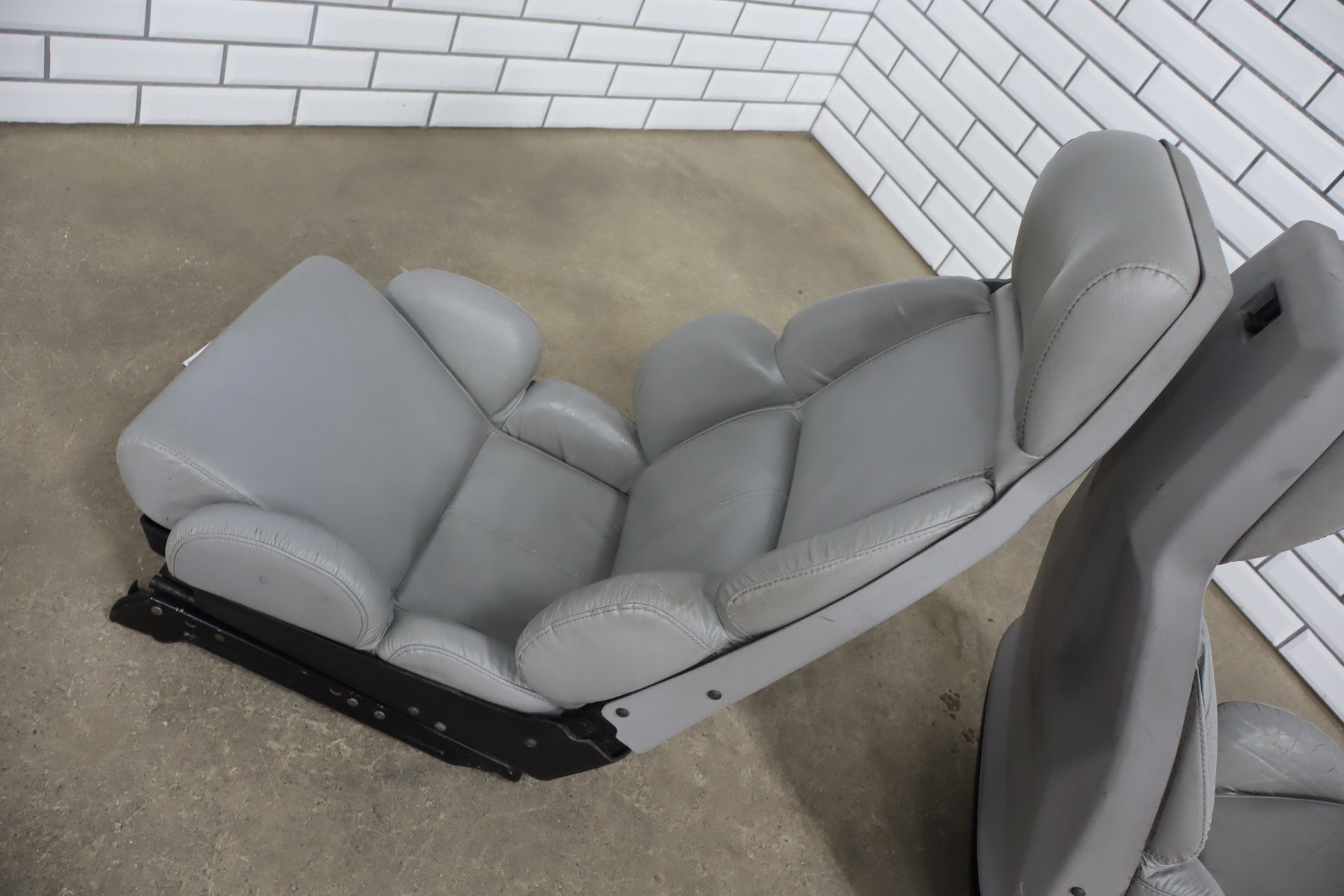 1989-1993 Chevrolet Corvette C4 Power Leather Seats Set | Driver Bolster Torn