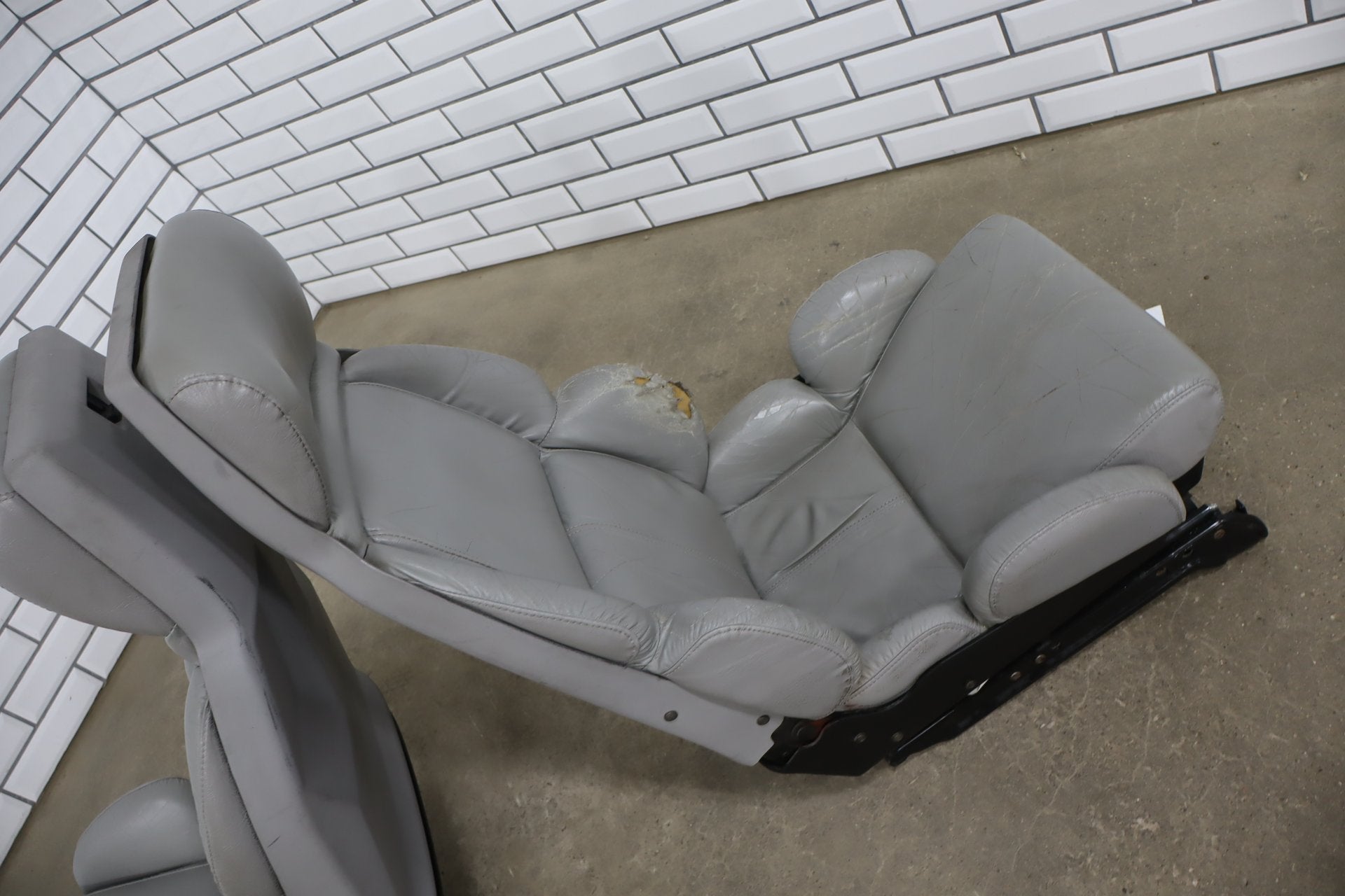 1989-1993 Chevrolet Corvette C4 Power Leather Seats Set | Driver Bolster Torn