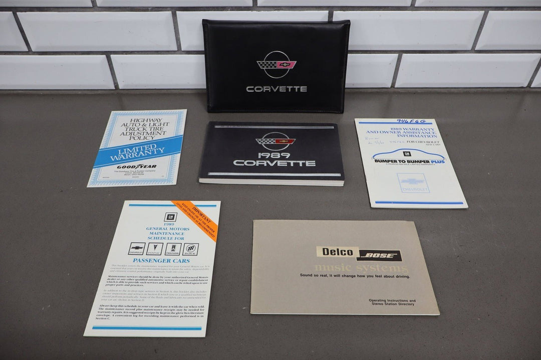 1989 Chevrolet Corvette Owners Manuals W/Pouch