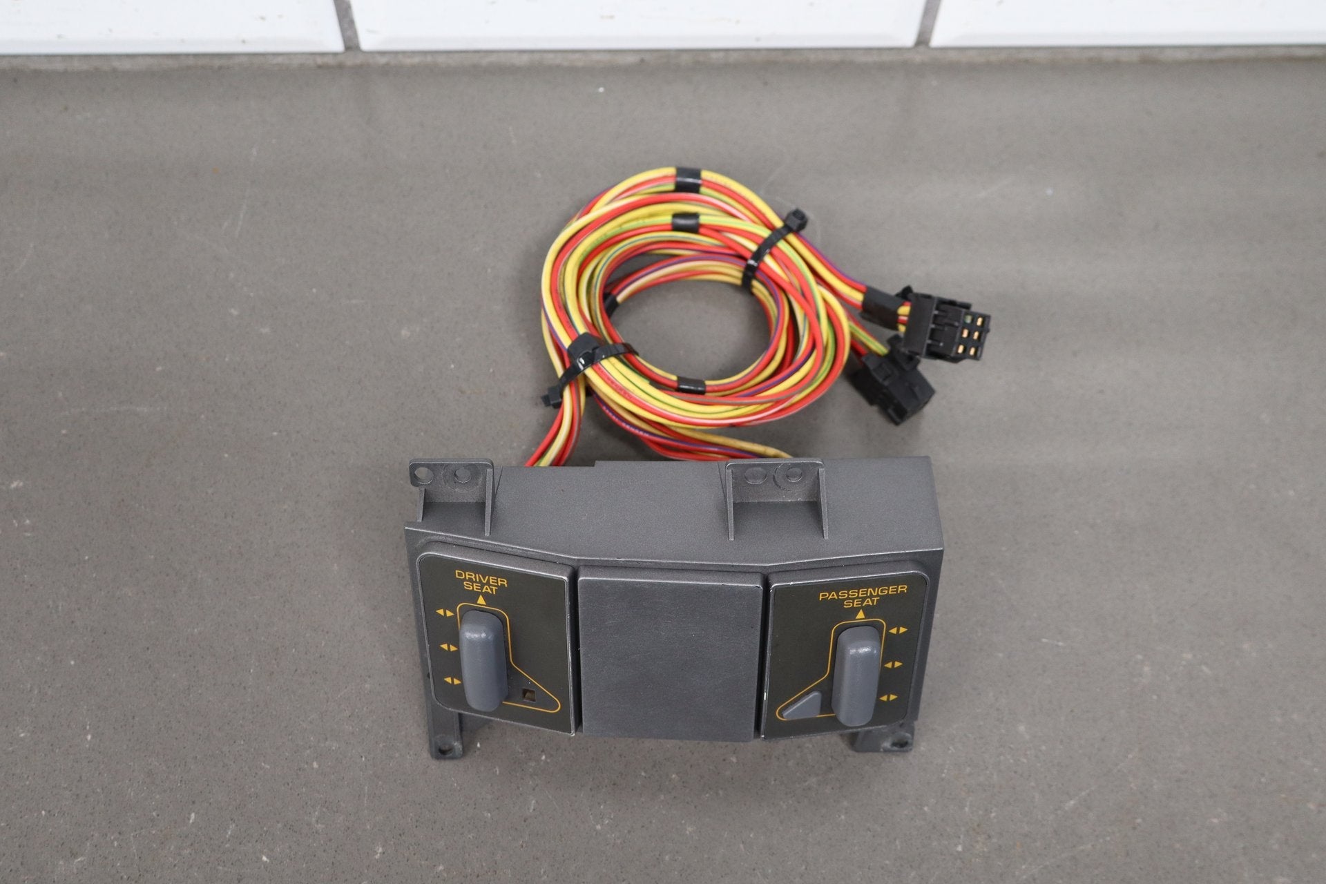 1990-1991 Chevrolet Corvette Dual Power Seat Switch OEM | No Adaptive Suspension