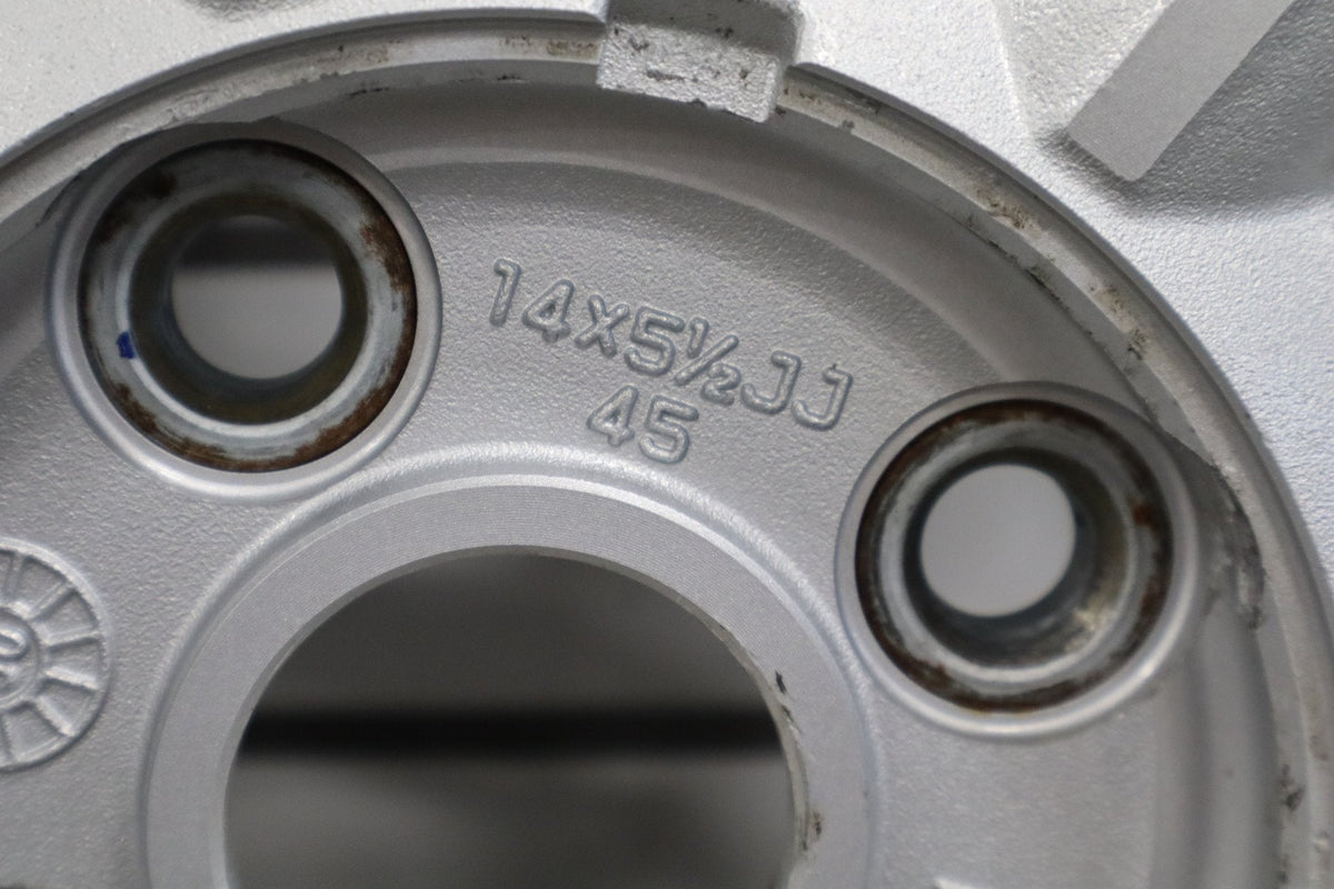 1990-1992 Mazda Miata NA Single (1) 14x5.5 Silver Daisy Wheel W/Center Cap