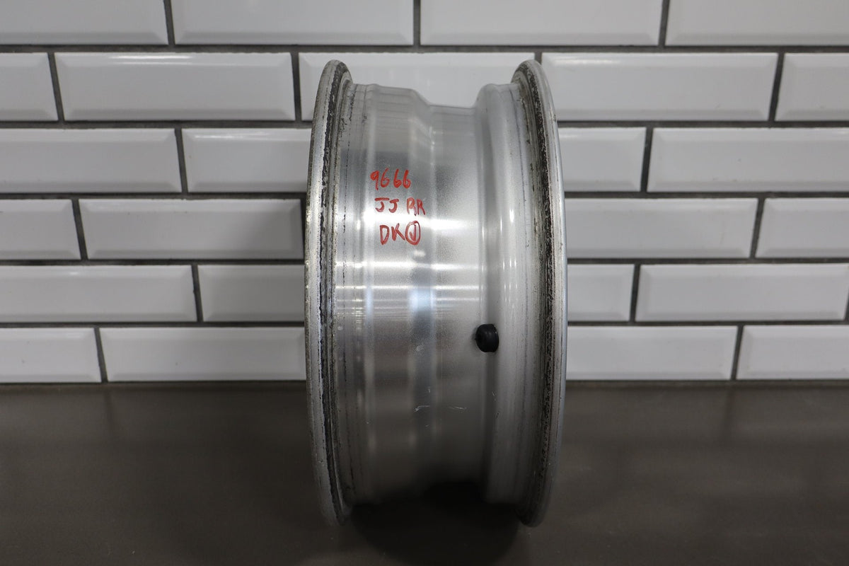 1990-1992 Mazda Miata NA Single (1) 14x5.5 Silver Daisy Wheel W/Center Cap