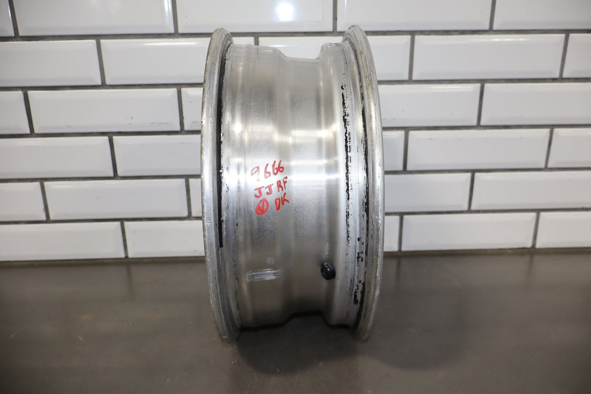 1990-1992 Mazda Miata NA Single (1) 14x5.5 Silver Daisy Wheel W/Center Cap