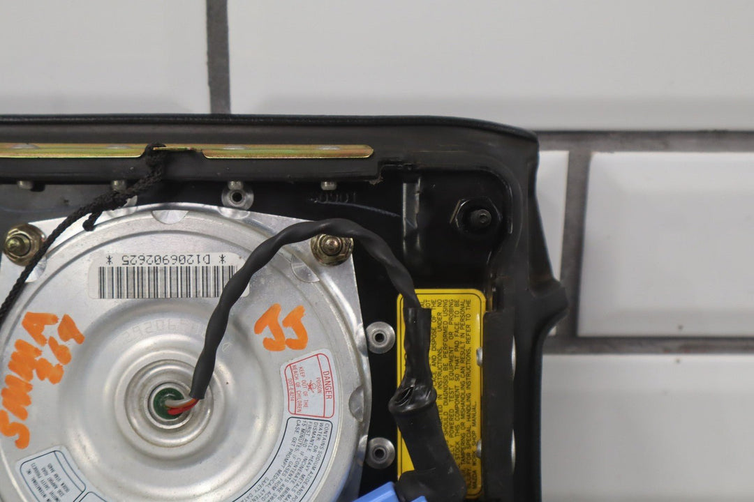 1990 - 1994 Mazda Miata Steering Wheel Airbag *1 Burn Mark*