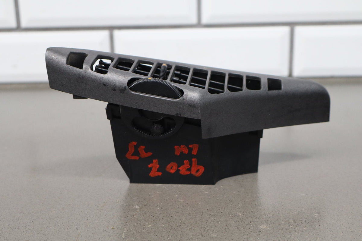 1990-1996 Chevrolet Corvette C4 - Left Dash Air Vent 10161885