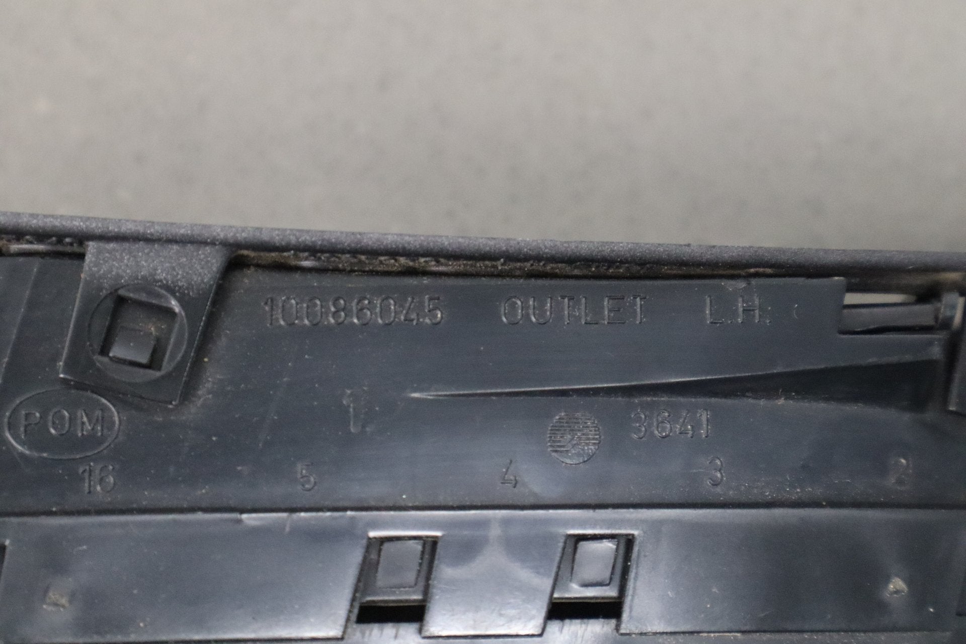 1990-1996 Chevrolet Corvette C4 - Left Dash Air Vent 10161885
