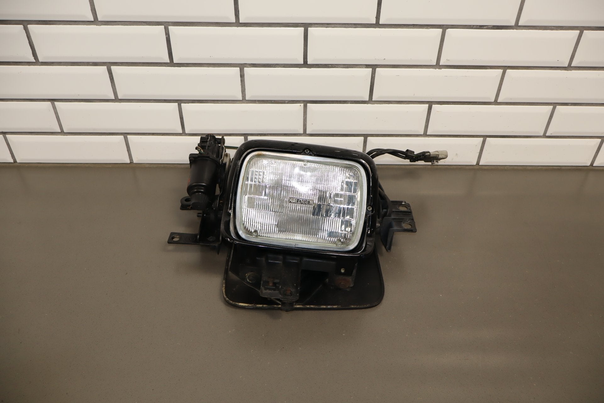 1990-1996 Chevrolet Corvette C4 Left Headlamp