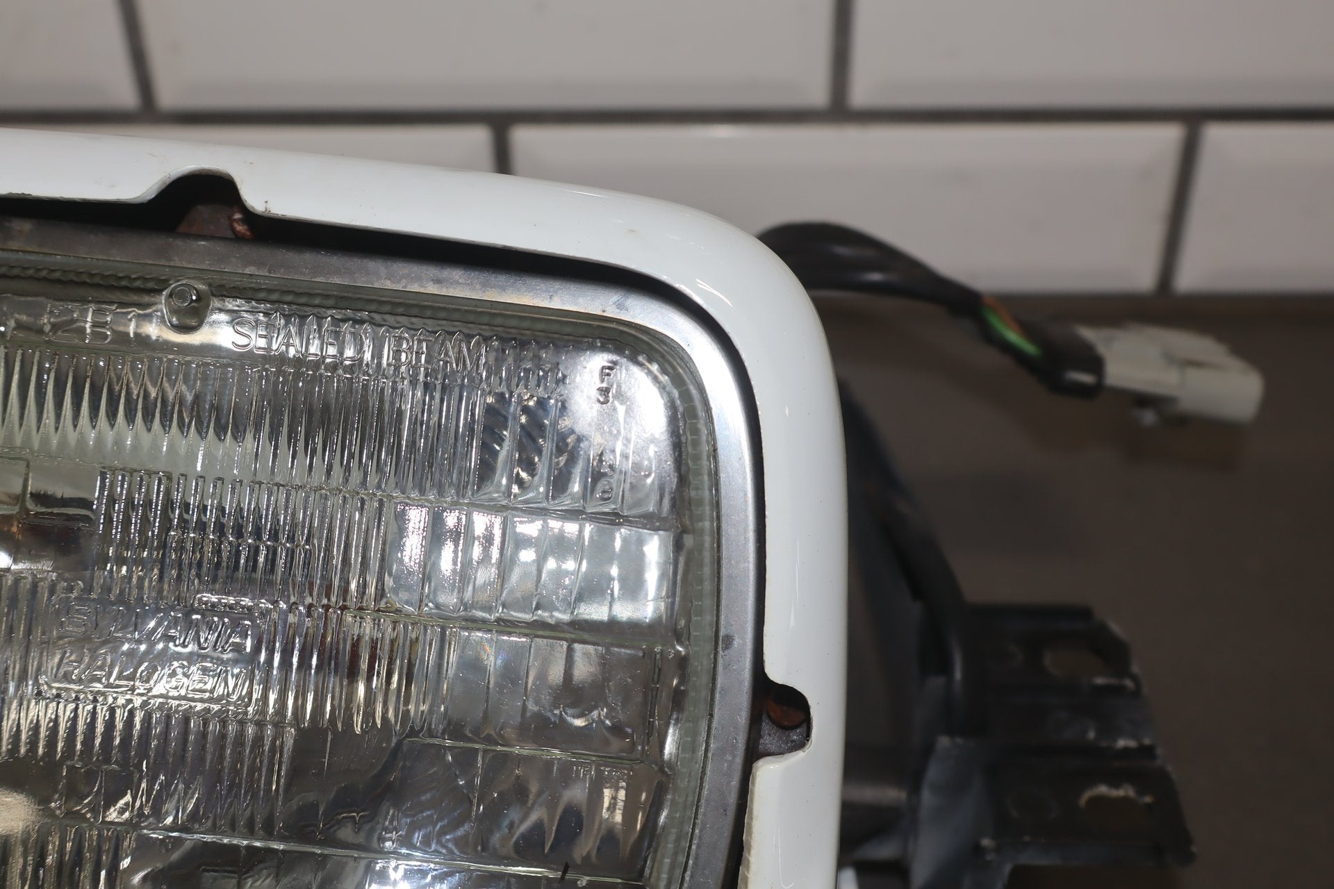 1990-1996 Chevrolet Corvette C4 Left Headlamp Artic White