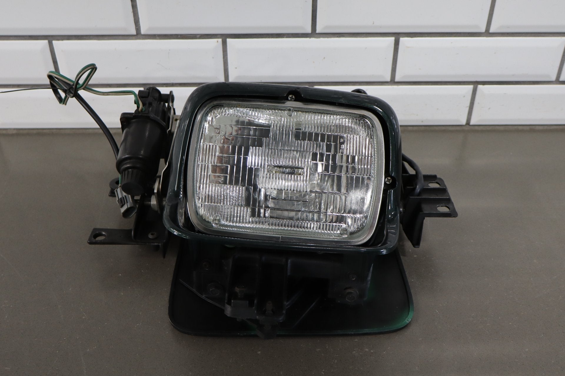 1990-1996 Chevrolet Corvette C4 Left Headlamp Polo Green