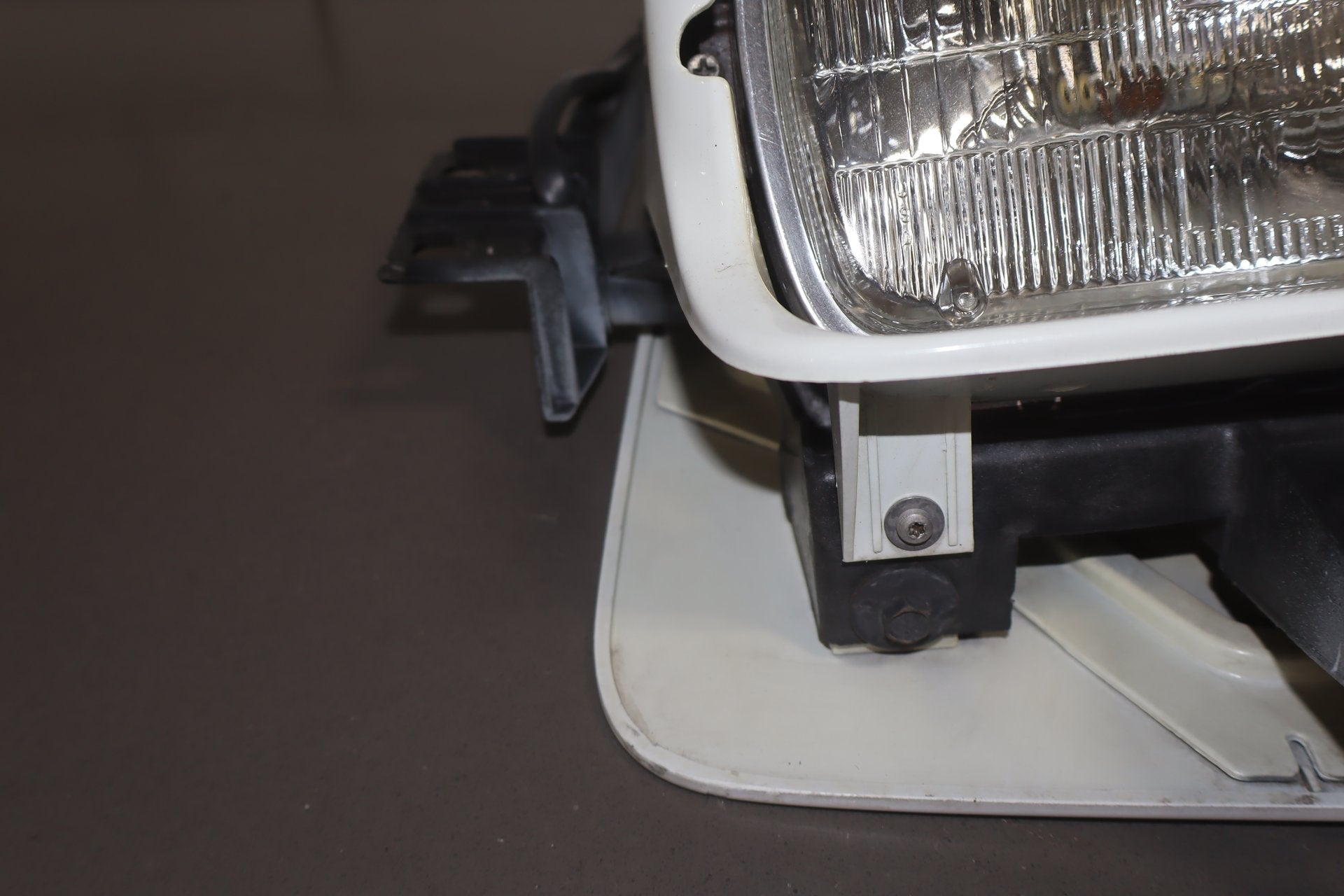 1990-1996 Chevrolet Corvette Right Headlamp 16516134 OEM
