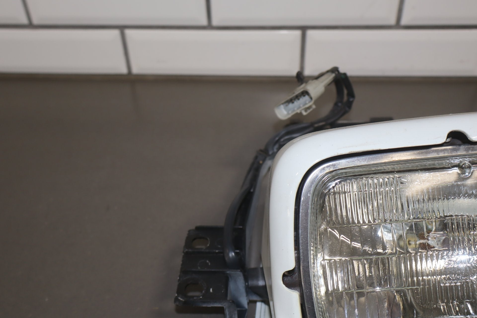 1990-1996 Chevrolet Corvette Right Headlamp 16516134 OEM
