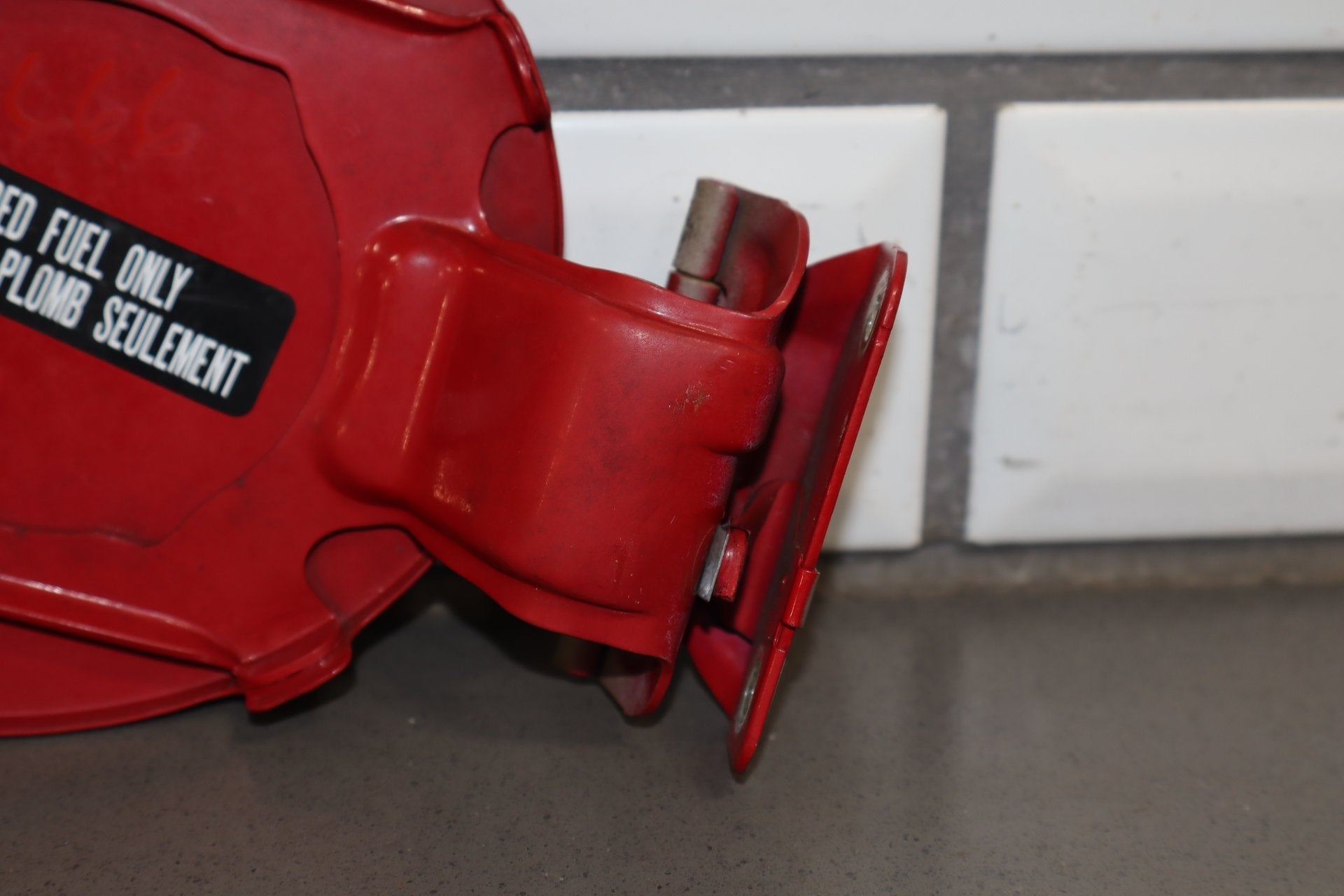 1990-1997 Mazda MX-5 Miata Fuel Filler Door Classic Red SU
