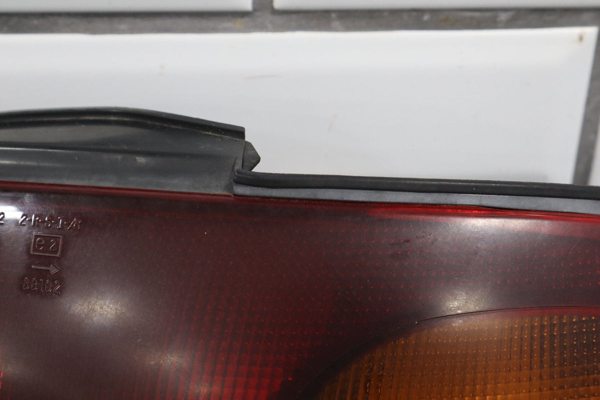 1990-1997 Mazda MX-5 Miata Right Tail Light NA0151170B OEM
