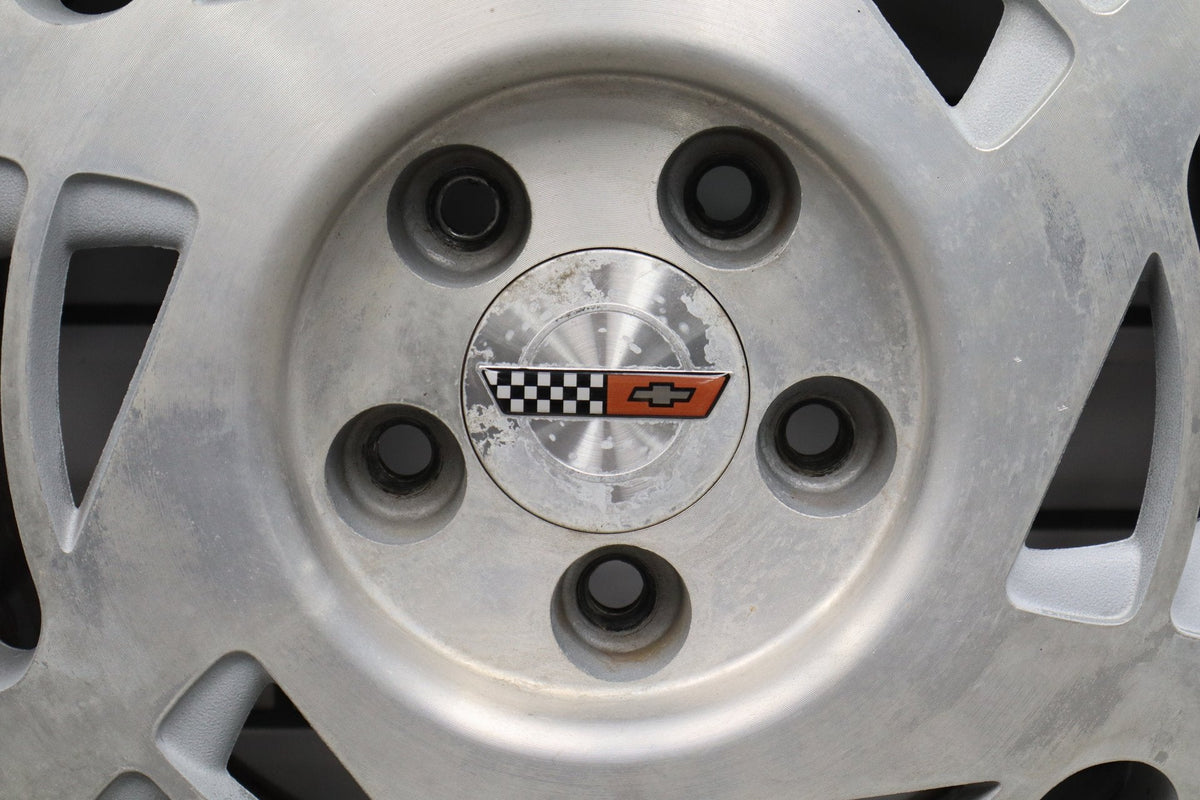 1990 Chevrolet Corvette C4 Left 17x9.5 OEM Wheel