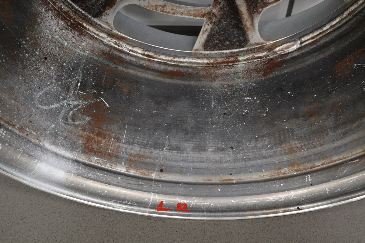 1990 Chevrolet Corvette C4 Left 17x9.5 OEM Wheel