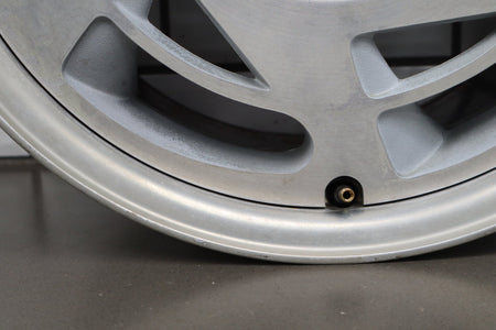 1990 Chevrolet Corvette C4 Left 17x9.5 OEM Wheel