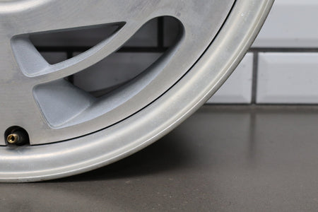 1990 Chevrolet Corvette C4 Left 17x9.5 OEM Wheel