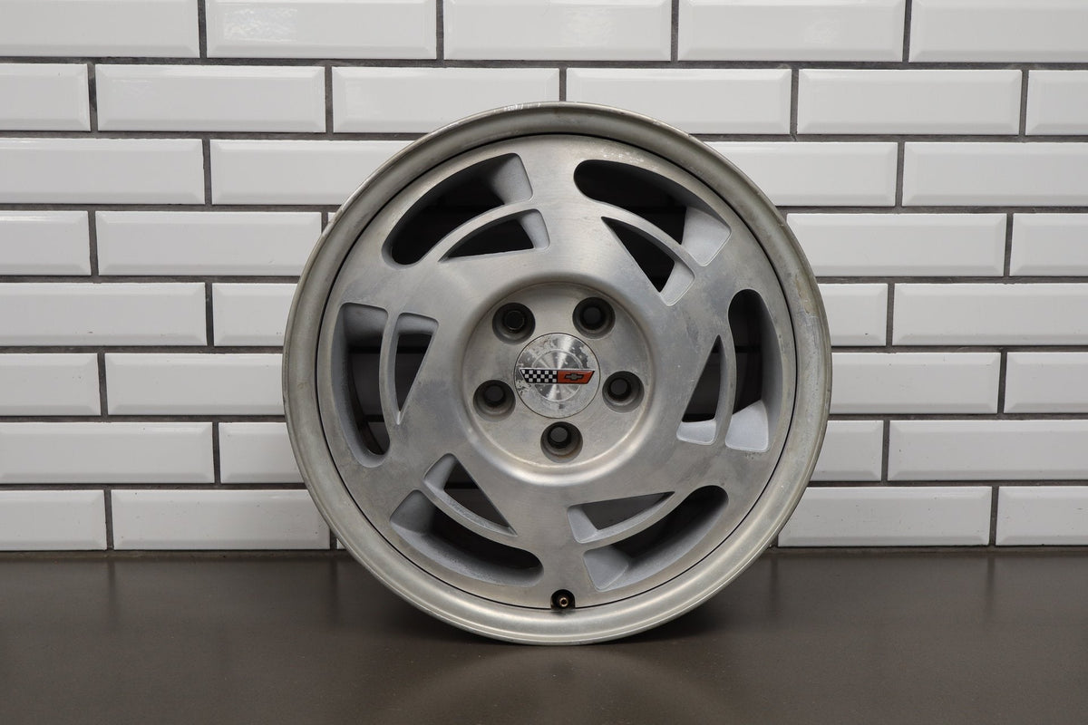 1990 Chevrolet Corvette C4 Left 17x9.5 OEM Wheel