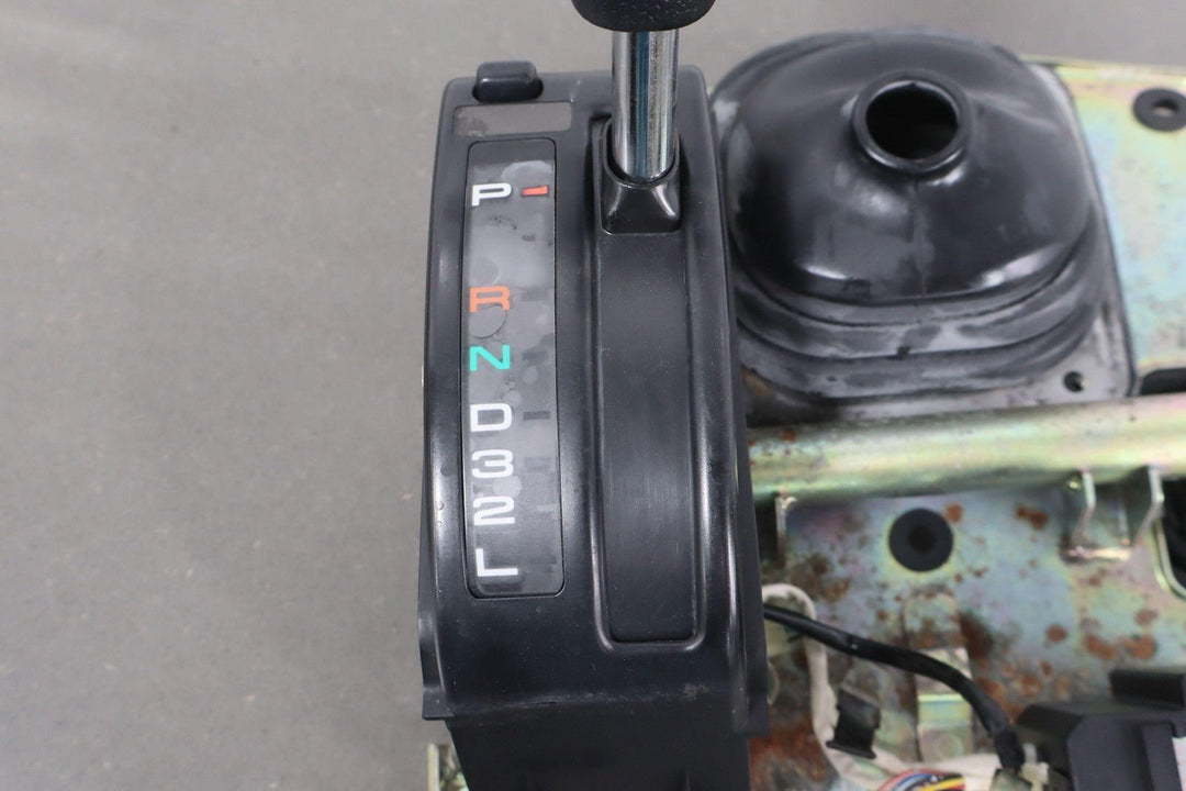 1991 - 1992 Toyota Land Cruiser Auto Transmission Floor Shifter W/Knob