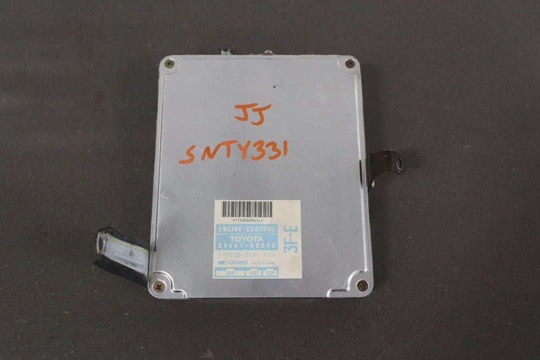 1991 - 1992 Toyota Land Cruiser Engine Control Module ECU ECM