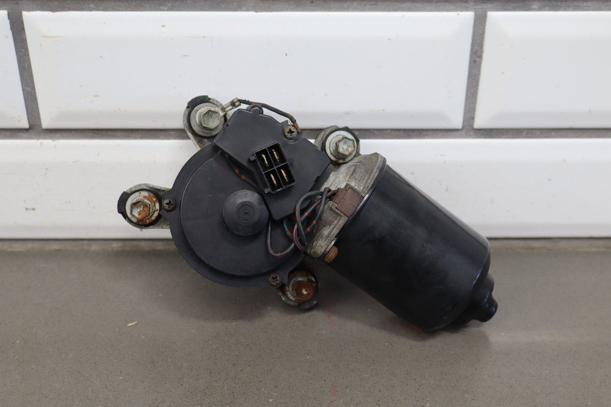 1991-1992 Toyota Land Cruiser FJ80 Front Wiper Motor