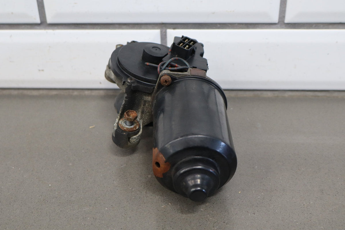 1991-1992 Toyota Land Cruiser FJ80 Front Wiper Motor