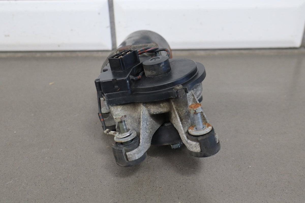 1991-1992 Toyota Land Cruiser FJ80 Front Wiper Motor