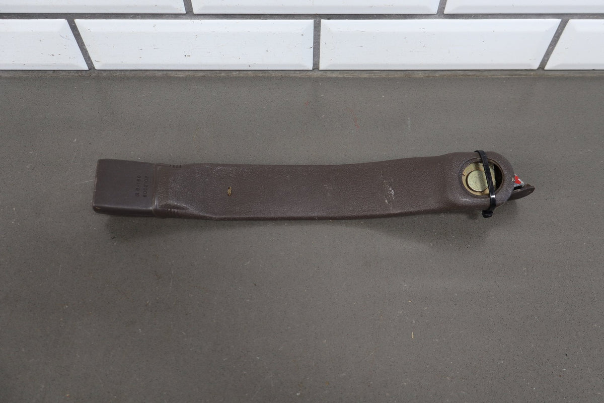 1991-1992 Toyota Land Cruiser FJ80 RH Front Seat Belt Buckle