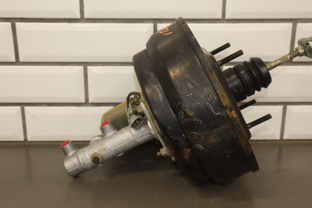 1991 - 1992 Toyota LandCruiser Power Brake Booster W/Reservoir & Lid